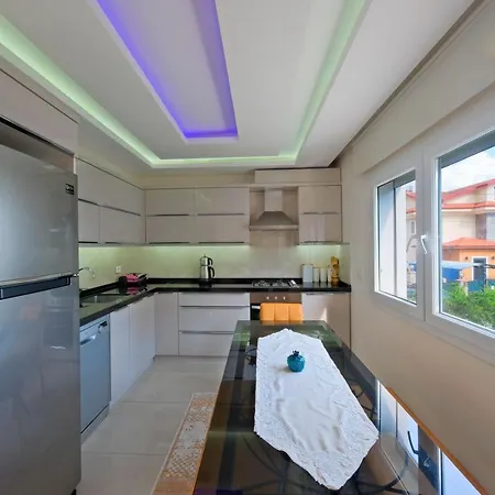 Merkezi Dogayla Ic Ice 4+2 White * Φετιγιέ